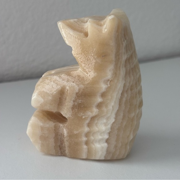 Onyx Carved Bear Banded Calcite Natural Stone Layered Gemstone Rock Crystal - Picture 4 of 9